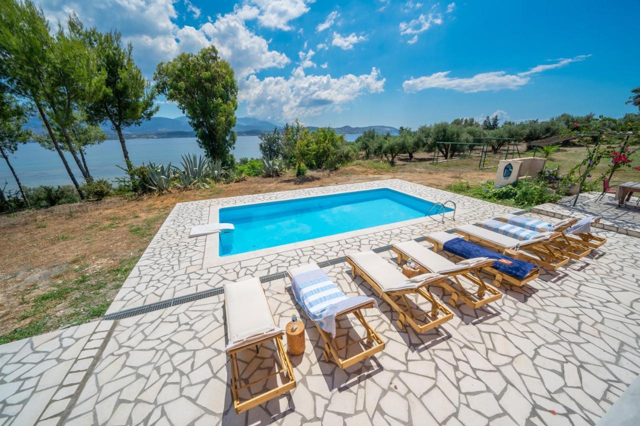 Villa Ostria Lixouri Bagian luar foto